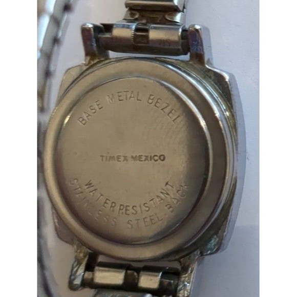Vintage Timex mechanical wind up watch in working condition - Picture 4 of 4